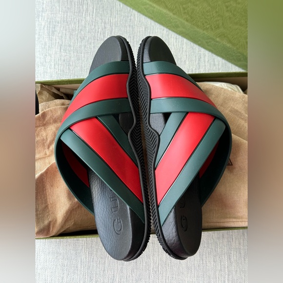 NEW Gucci Women's Web slide sandal, new in box, size 39 - Picture 4 of 7